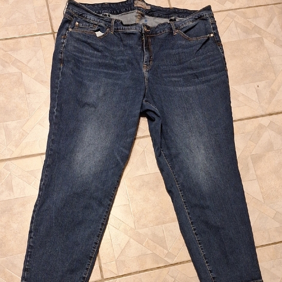 q Torrid Blue Straight Leg Jeans with Classic Style Size 26 - Picture 1 of 5
